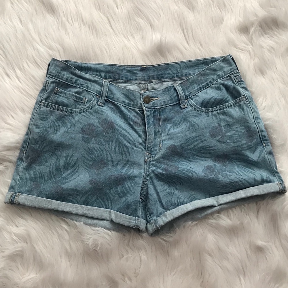 Old Navy denim boyfriend hemmed shorts